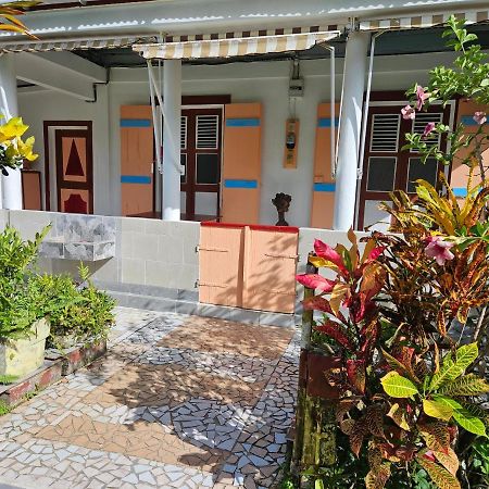 Maison Familiale Authentique Vila Capesterre-Belle-Eau Exterior foto